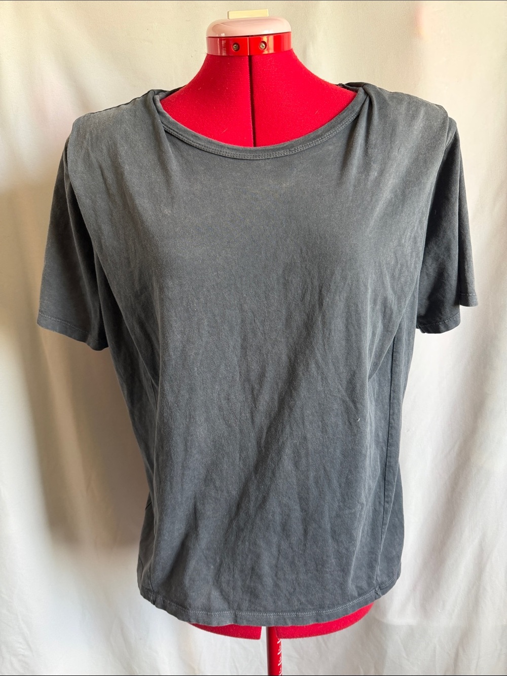 Pull&Bear Women's Short Sleeve Tee in Charcoal Gray